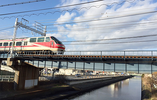 名鉄名古屋本線 電車は当時と変わらず今も走っています