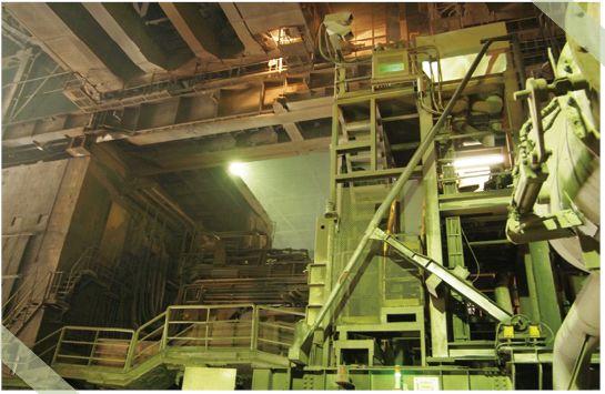 最新鋭150トンアーク炉建設に向けて、解体工事の始まったA炉(2012年)