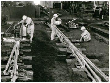 踏面研削と転換力試験 建屋内は土間だった(1970年)