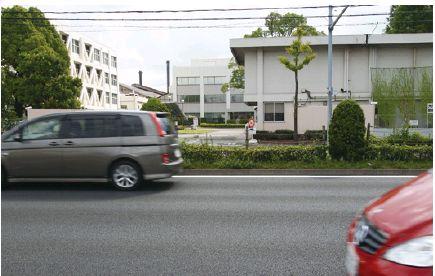 星崎工場正門付近(2012年)